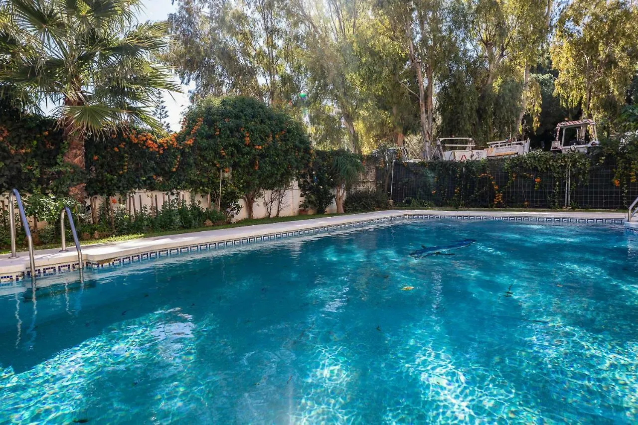 דירה בנאלמדנה Gran Apartamento En La Costa ספרד